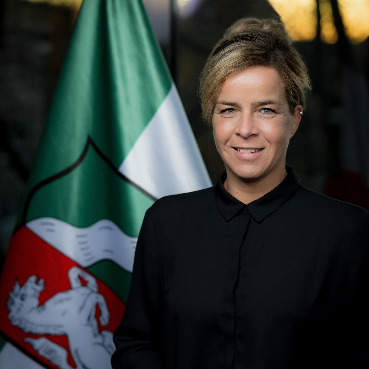 Portrait der Ministerin Mona Neubaur
